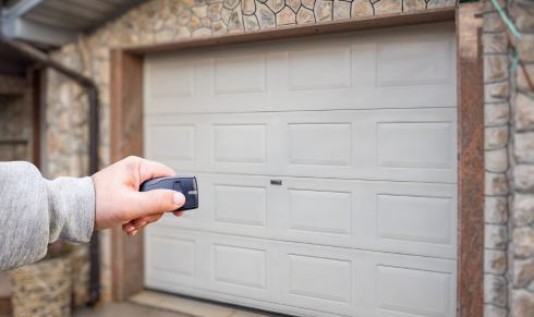 Key Issues Found in Garage Door Repair Services